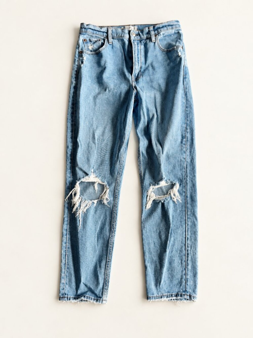 Abercrombie & Fitch Mom Jeans 29 8 Long High Rise Light Wash Distressed Denim